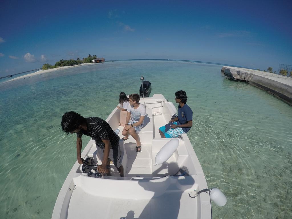 Hotel Maldives Seashine à Huraa Extérieur photo