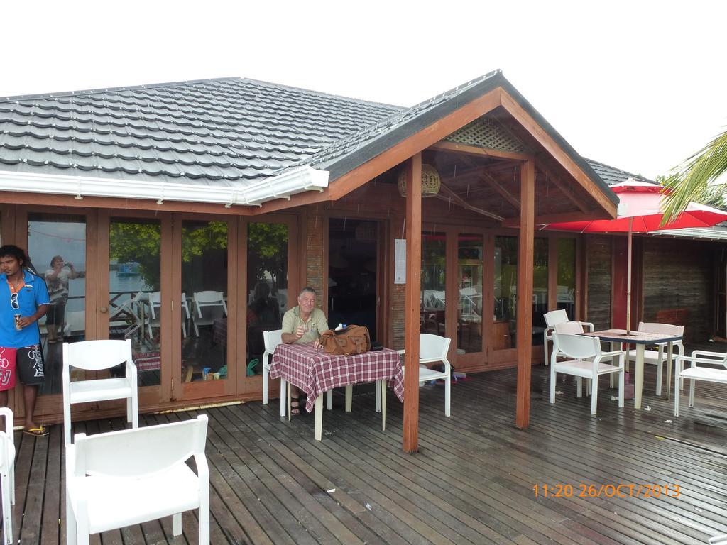 Hotel Maldives Seashine à Huraa Extérieur photo