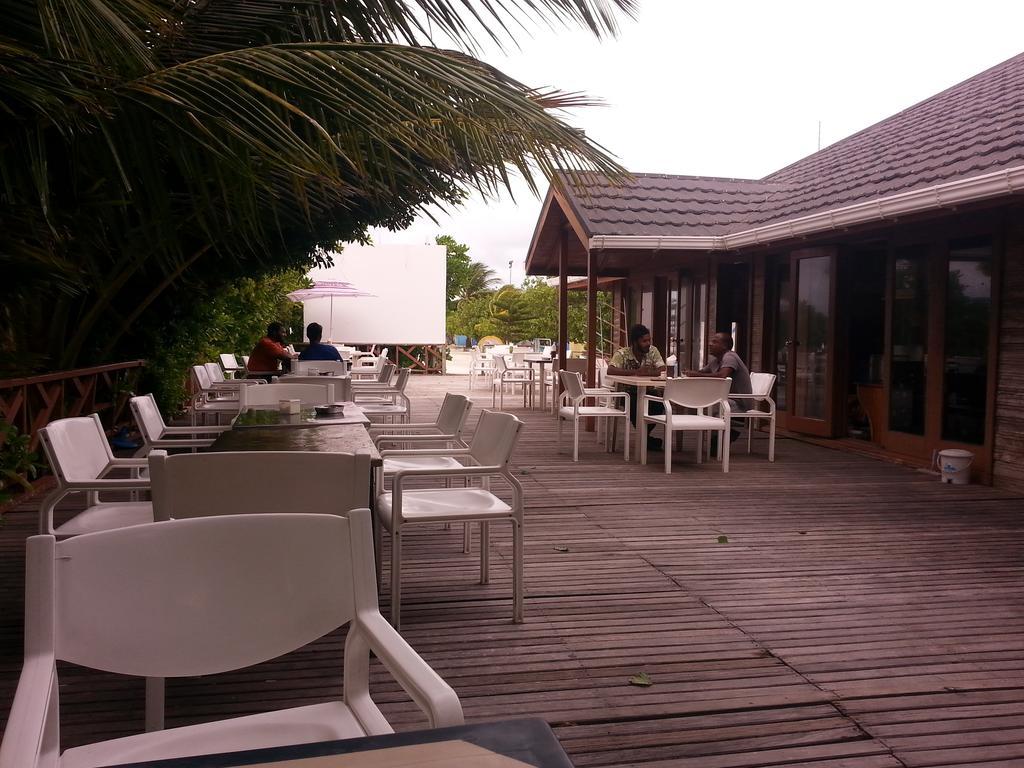 Hotel Maldives Seashine à Huraa Extérieur photo