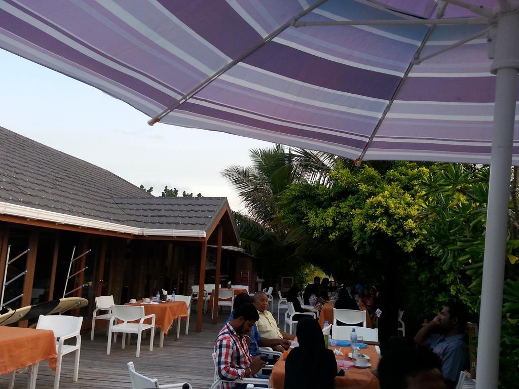 Hotel Maldives Seashine à Huraa Extérieur photo