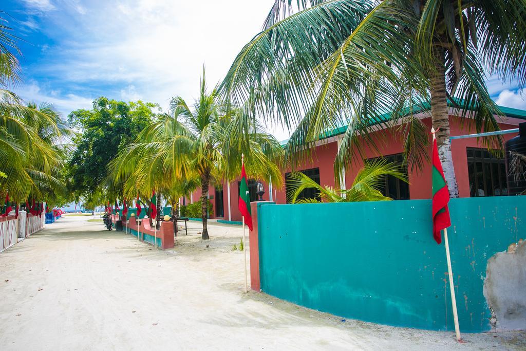 Hotel Maldives Seashine à Huraa Extérieur photo