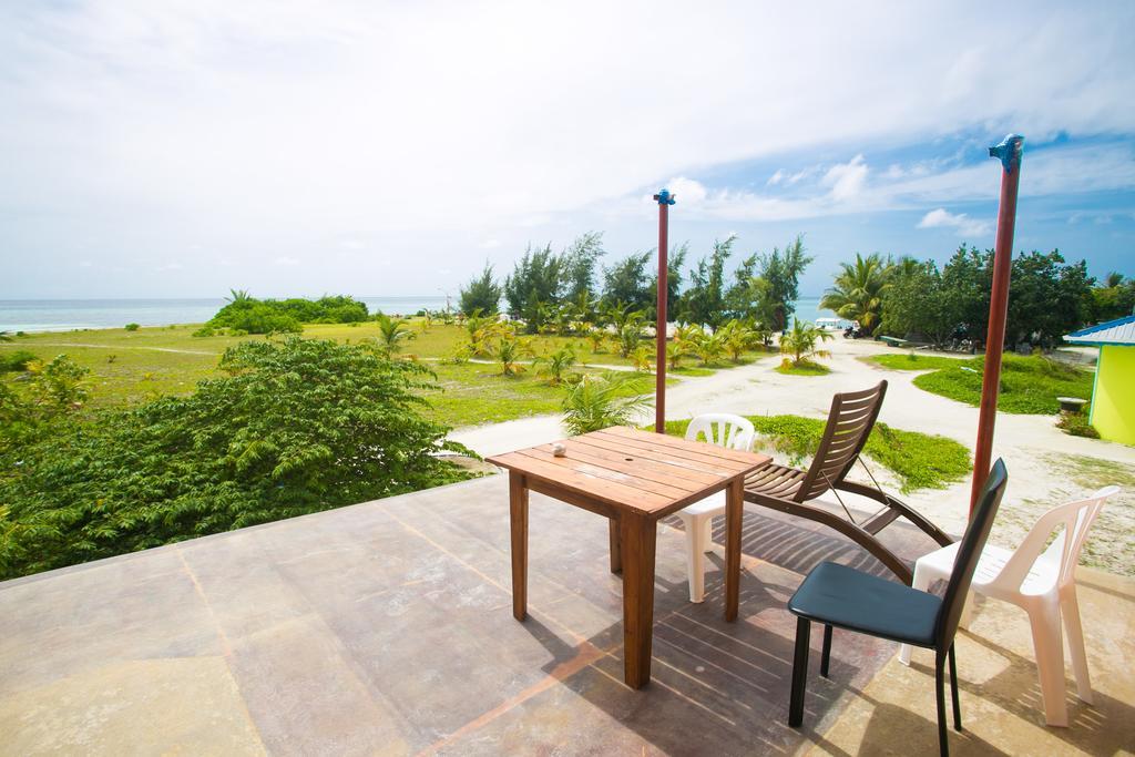 Hotel Maldives Seashine à Huraa Extérieur photo